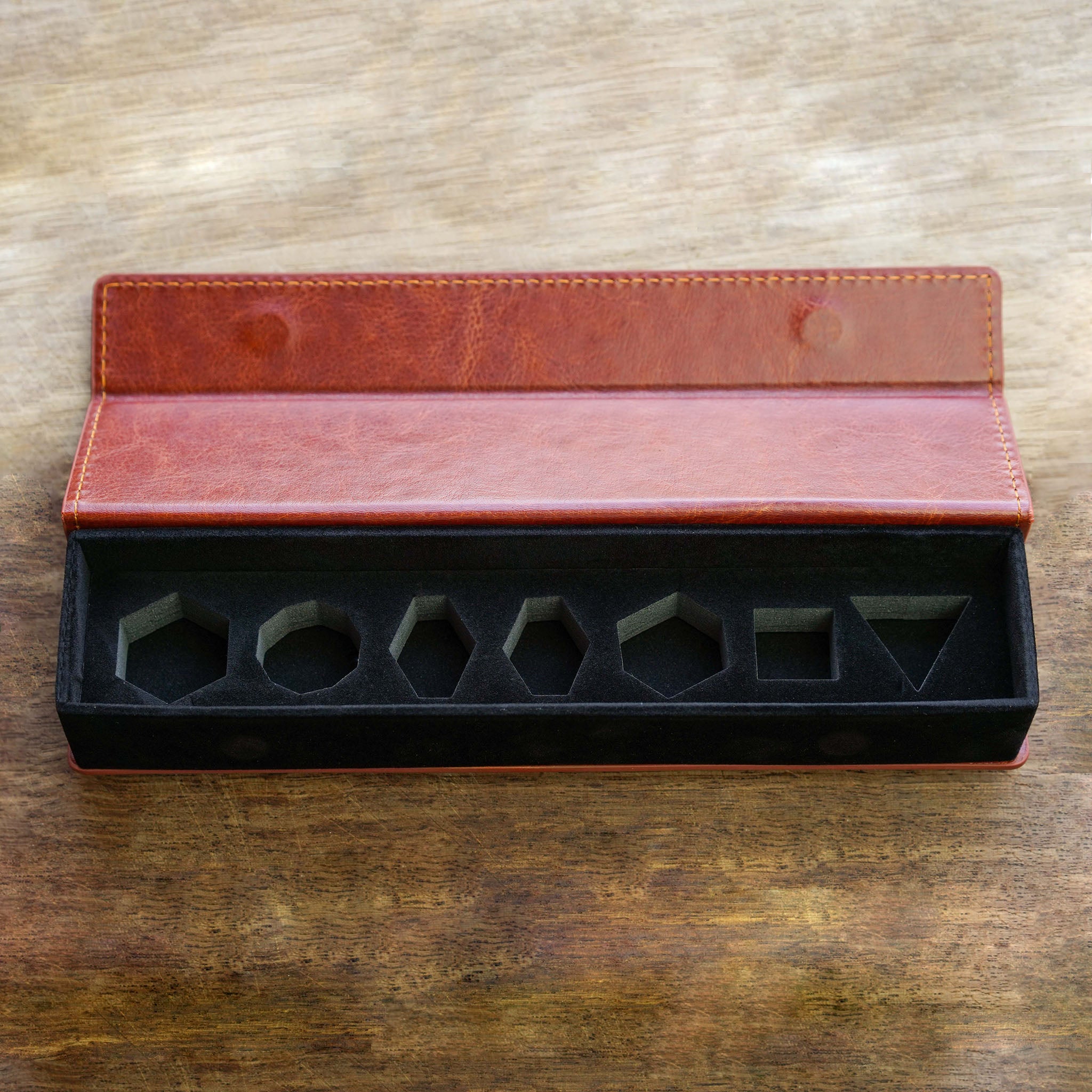 Sharp Edge Dice Box | PU Leather - Luffleberry